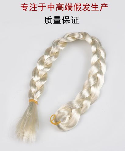 解锁慵懒风情 从“非主流”到“氛围感”，这款长卷发为何成为爆款？